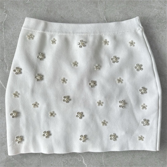 Zara White Beaded Floral Mini Skirt - Picture 1 of 4